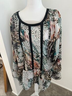 The pyramid  collection Floral Feather Print Peasant Blouse - Multicolor size 3X